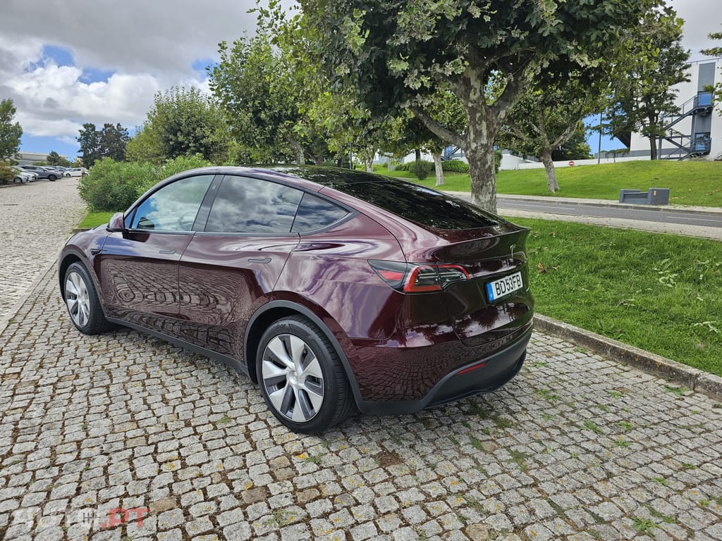 Tesla Model Y Long Range AWD