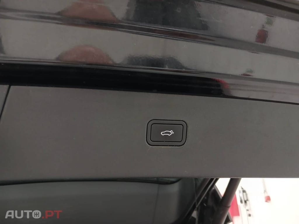 Volvo EX30 69 kWh Single Motor Extended Range Black Edition
