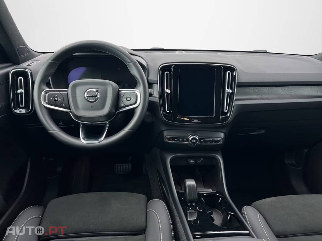 Volvo EX40 Core Recharge Pure AWD
