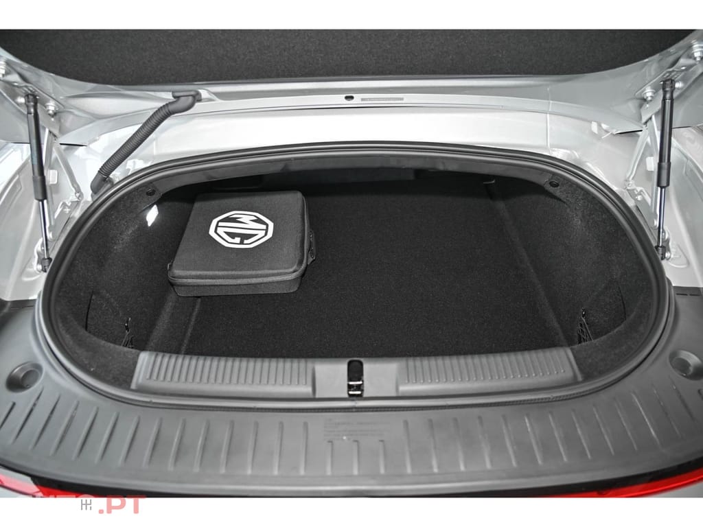 MG Cyberster e-Roadster