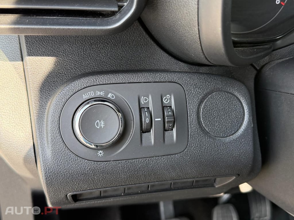 Opel Combo 1.5 D L2H1 Enjoy 102Cv | CARPLAY | IVA DEDUTÍVEL