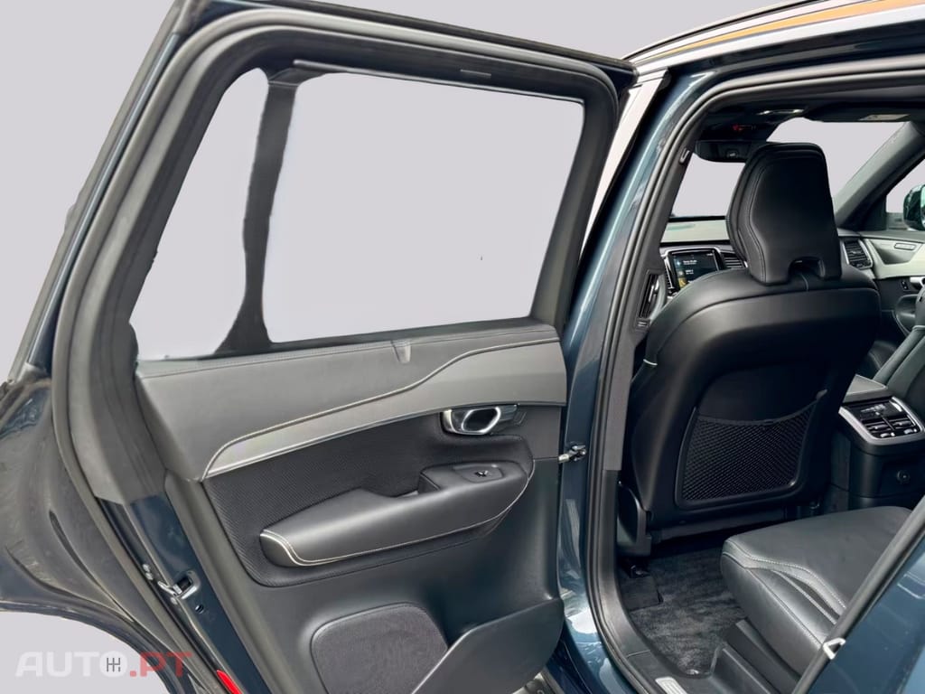 Volvo XC90 T8 R  I.V.A DEDUTIVEL