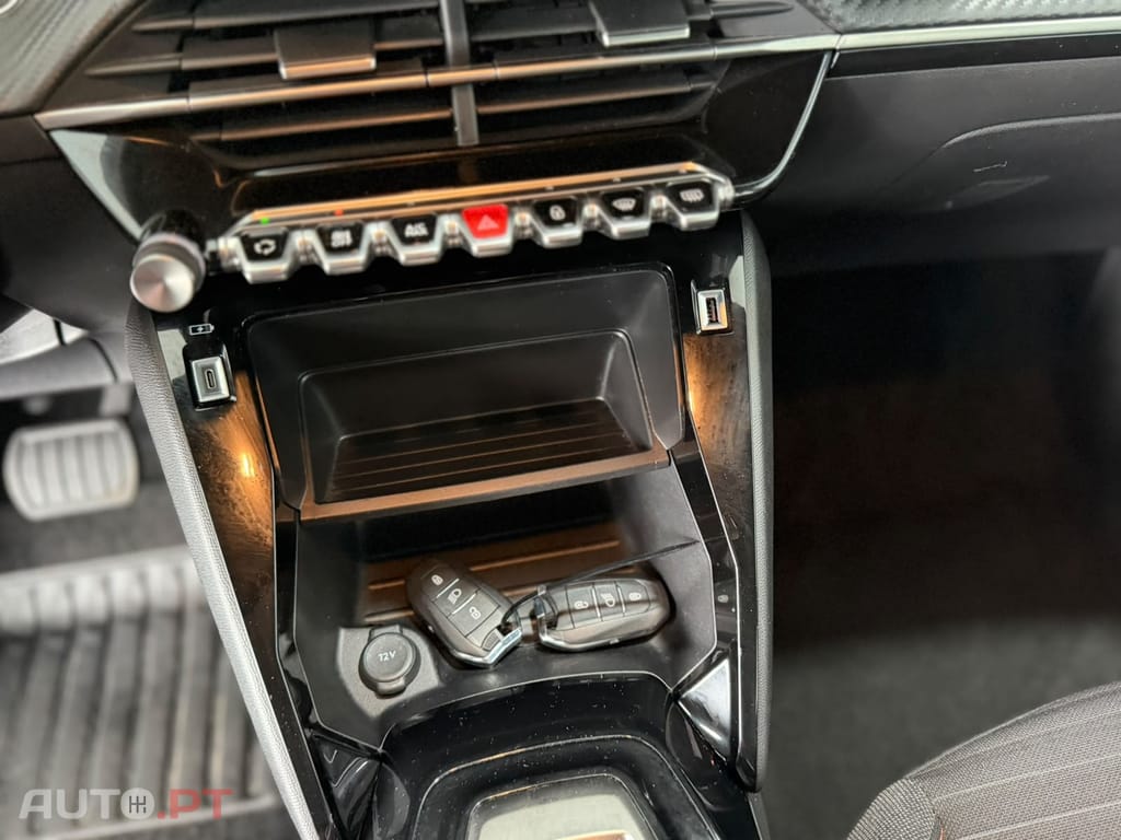 Peugeot E-2008 50 kWh Active
