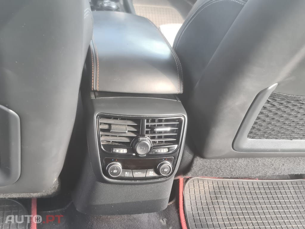 Peugeot 508 RXH Hybrid4