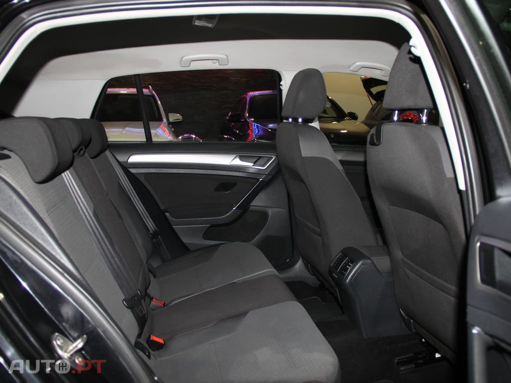 Volkswagen Golf 1.6 TDi Confortline