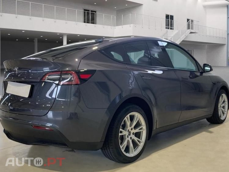 Tesla Model Y Long Range Dual Motor AWD