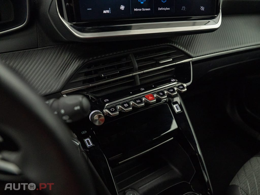 Peugeot 2008 1.2 Hybrid Allure e-DCS6