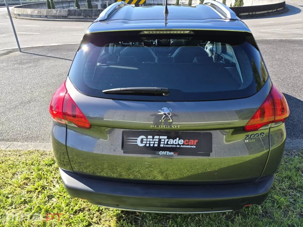 Peugeot 2008 1.2 PureTech Allure EAT6