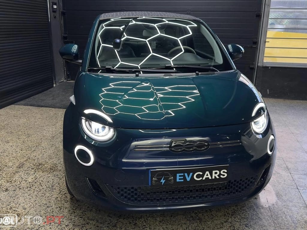 Fiat 500e La Prima