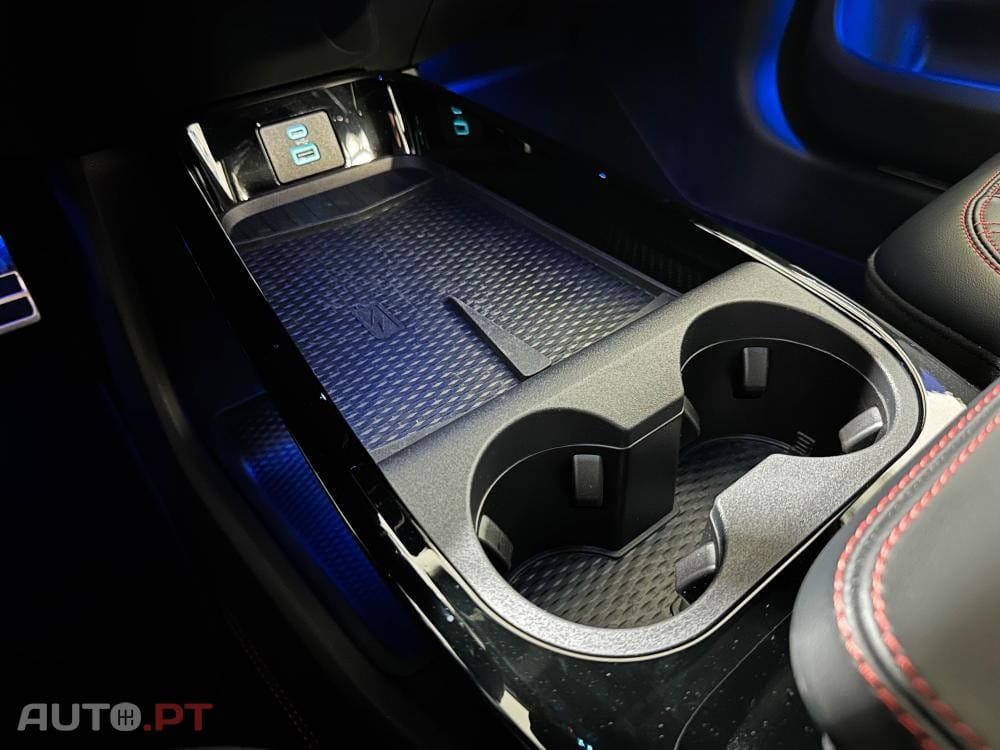 Ford Mustang Mach-E AWD PREMIUM