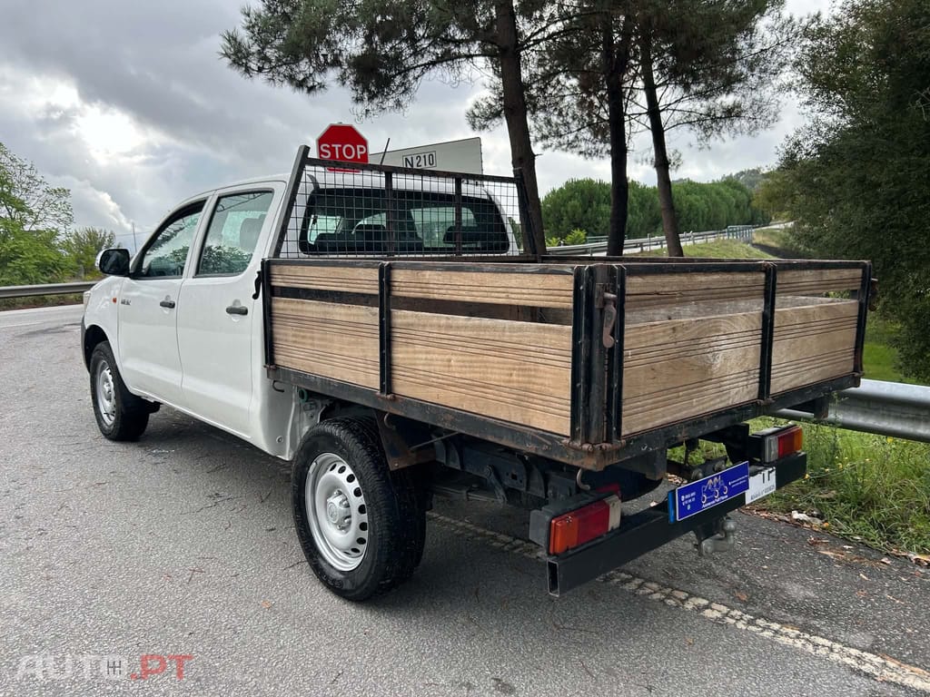 Toyota Hilux 4x4 2.5D-4D 144cv