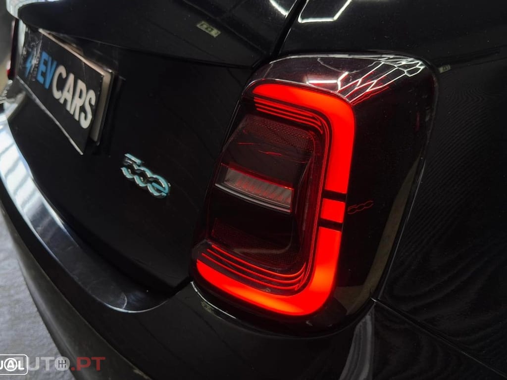 Fiat 500e La Prima