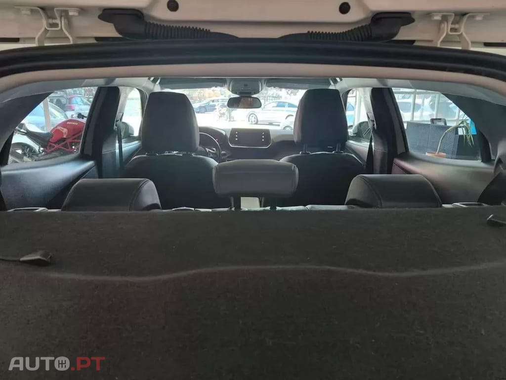 Peugeot 2008 PureTech 130 Allure Pack