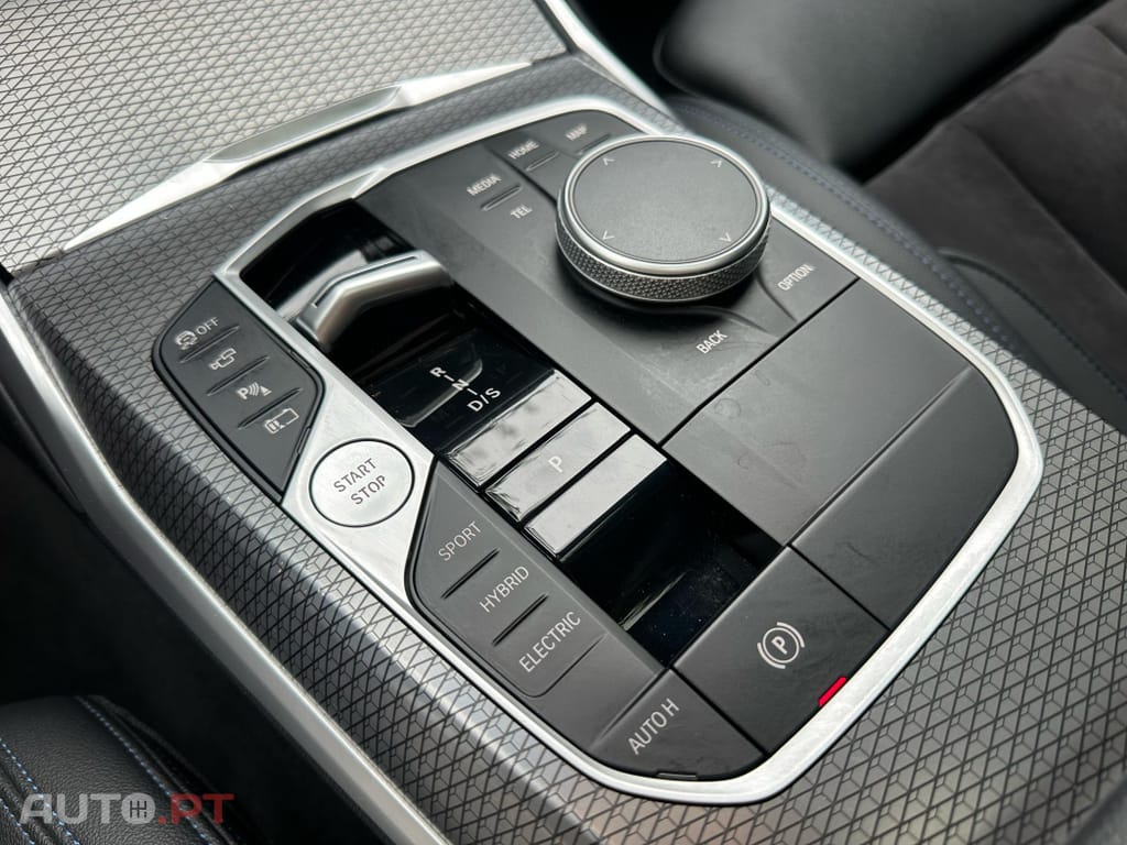 BMW 330 e Touring Pack Desportivo M Auto