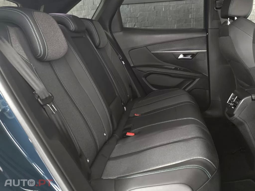 Peugeot 3008 1.6 Hybrid Allure Pack e-EAT8