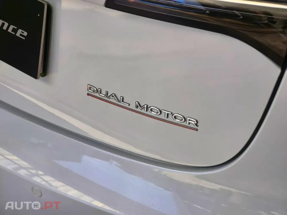 Tesla Model 3 Performance Tração Integral