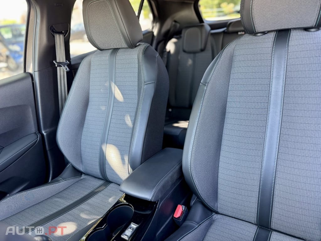 Peugeot 2008 PureTech 100 Allure