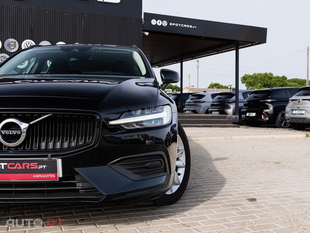 Volvo V60 2.0 B4 Essential Auto