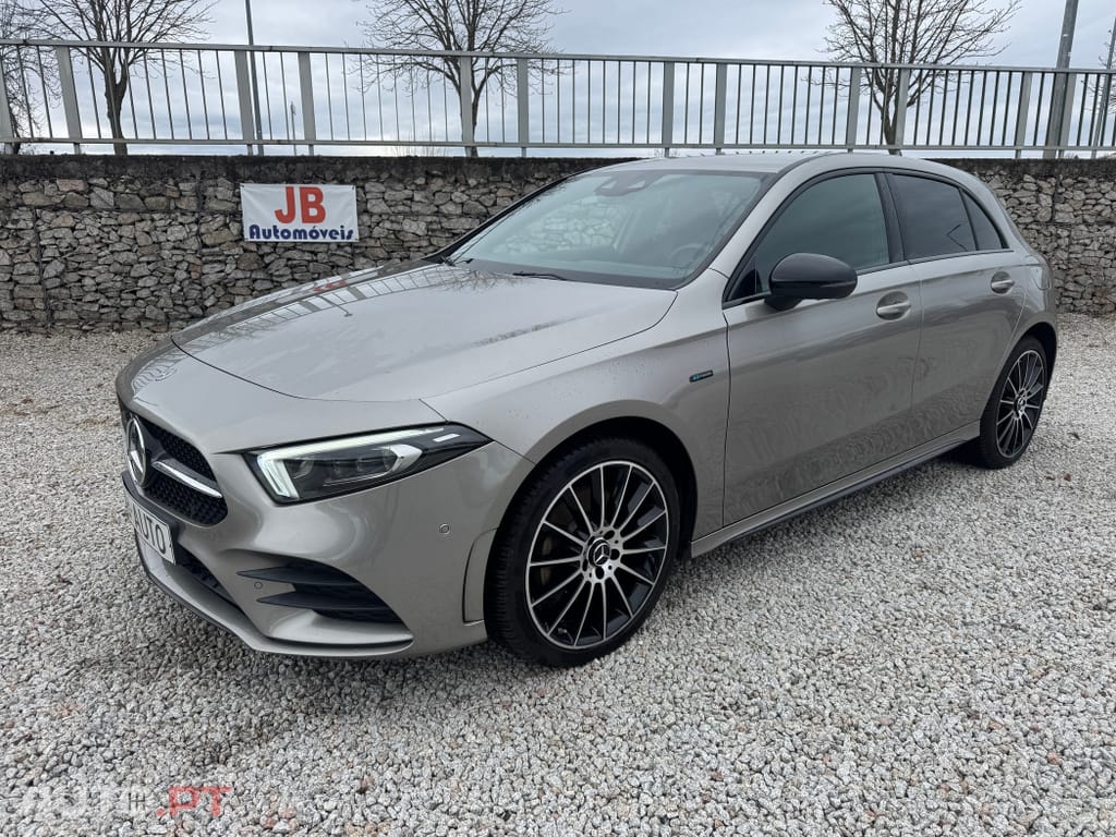 Mercedes-Benz A 250 e AMG Line