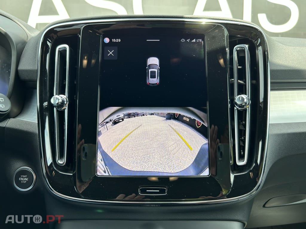Volvo XC40 2.0 B3 Plus Dark