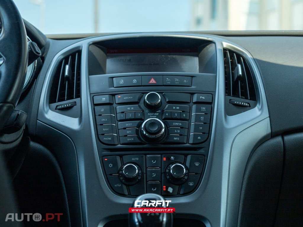 Opel Astra Outro