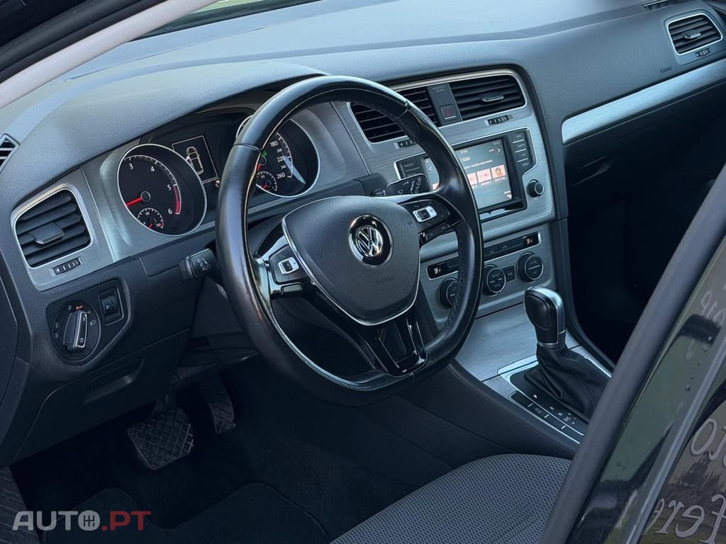 Volkswagen Golf 1.6 TDI Confortline DSG