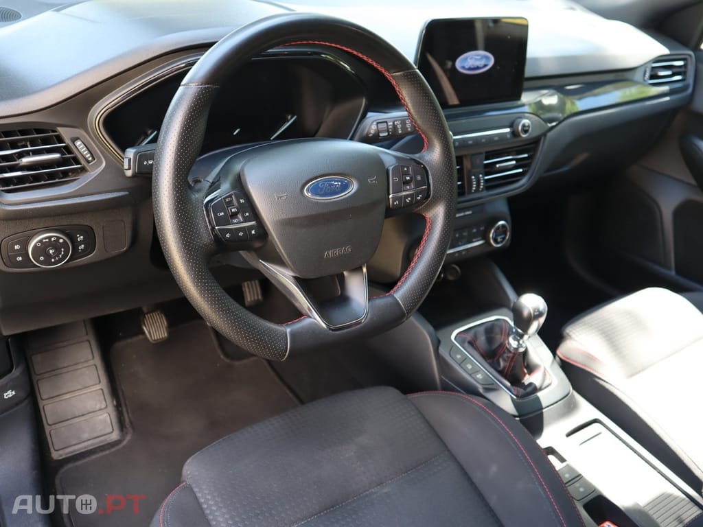 Ford Focus 1.0 EcoBoost MHEV ST-Line
