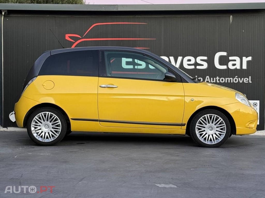 Lancia Ypsilon MOMO Desing
