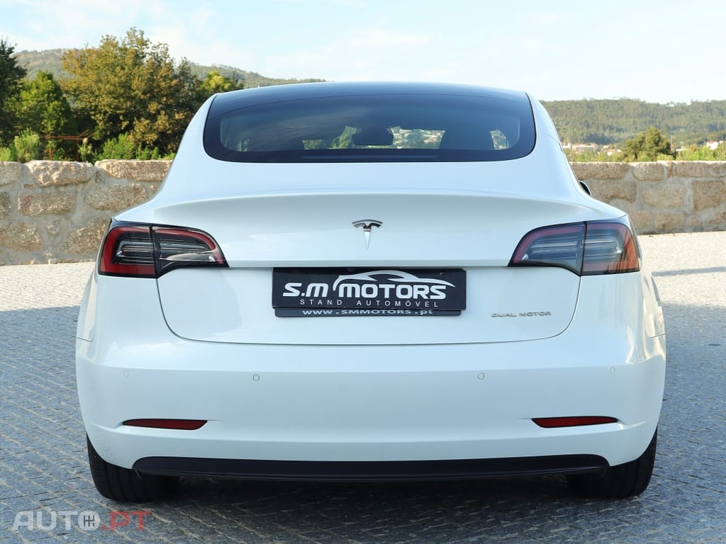 Tesla Model 3 Long-Range Dual Motor AWD