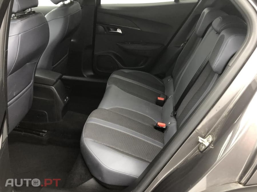 Peugeot 2008 1.5 BlueHDi Allure