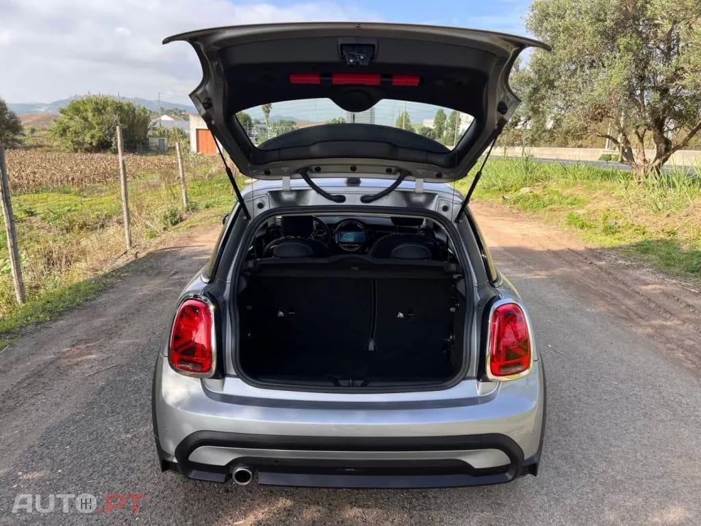MINI Cooper Premium First Essential