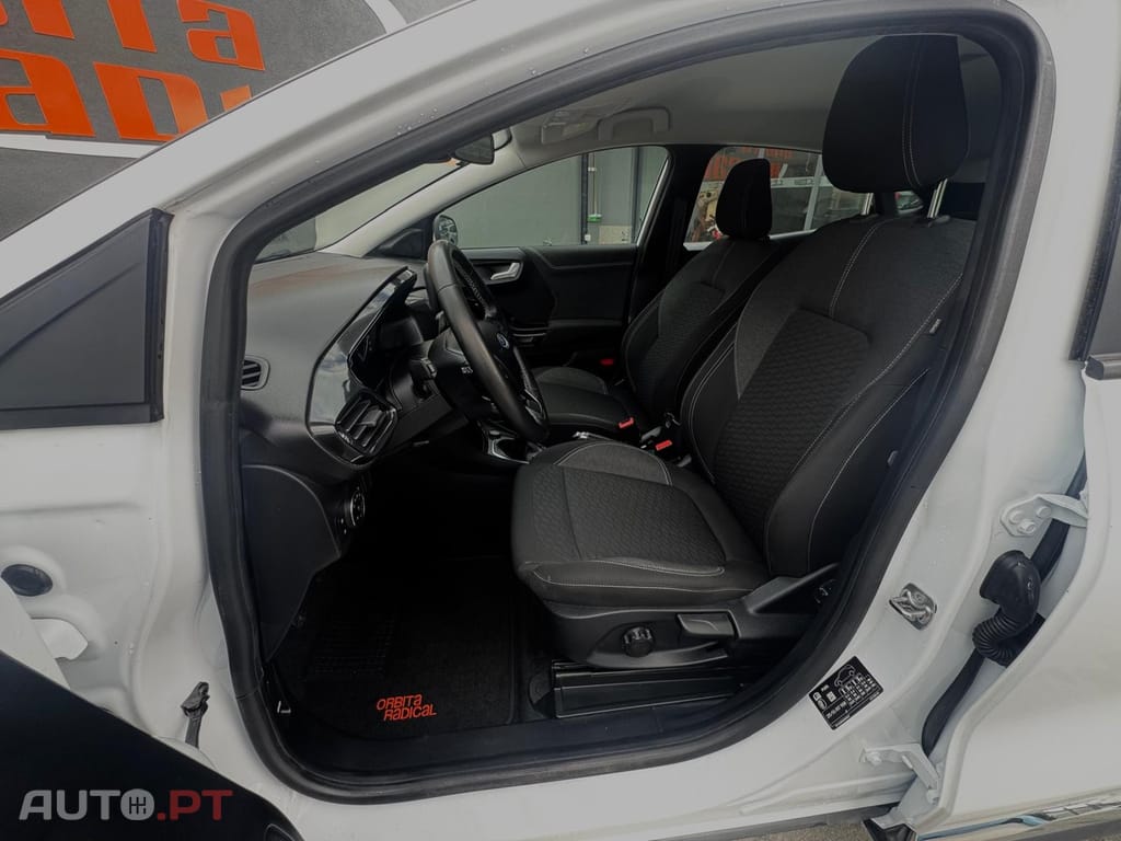 Ford Puma 1.0 EcoBoost MHEV Titanium