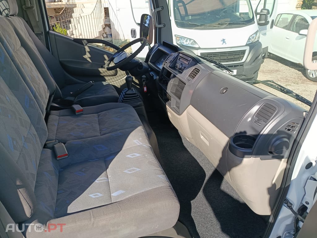 Nissan Cabstar 2.5 DCI 130cv Basculante