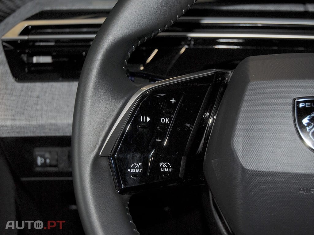 Peugeot 5008 1.2 Hybrid Allure e-DCS6