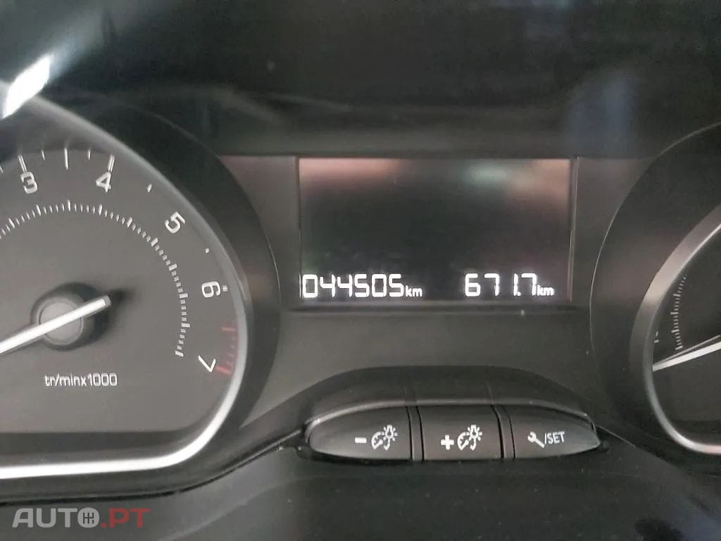 Peugeot 208 1.2 PureTech Signature