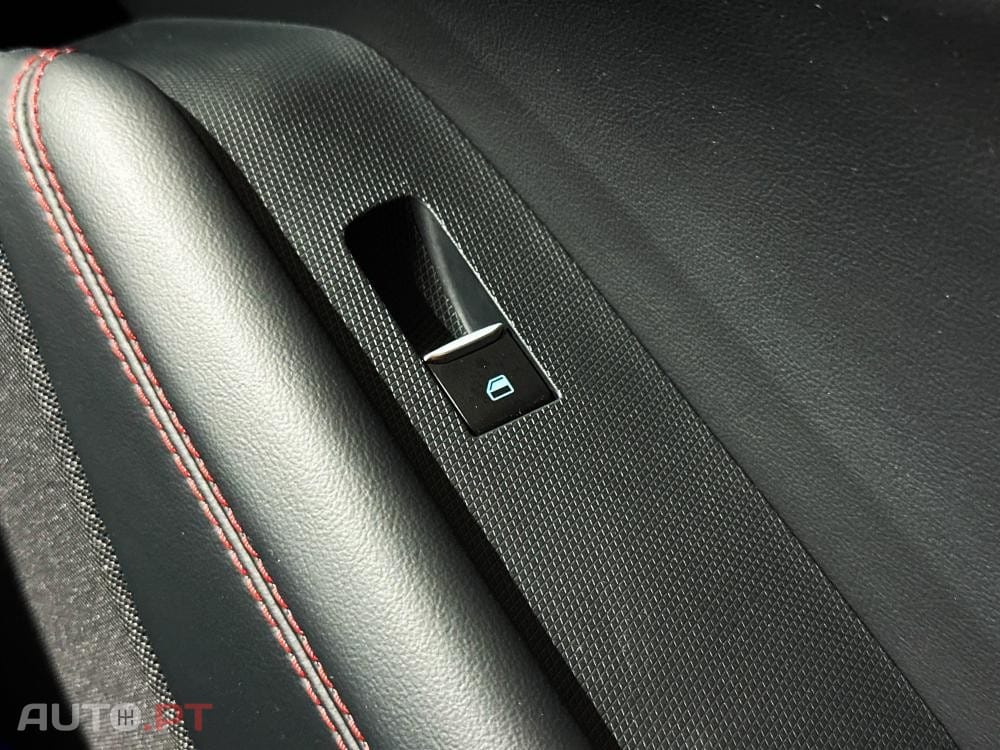 Ford Mustang Mach-E AWD PREMIUM