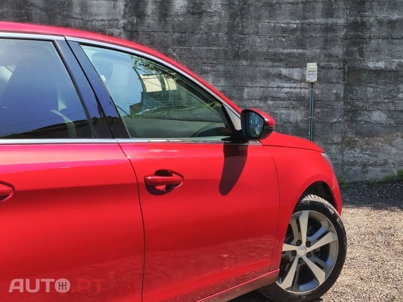 Peugeot 308 1.2 PureTech Allure J17 — fotografia 10