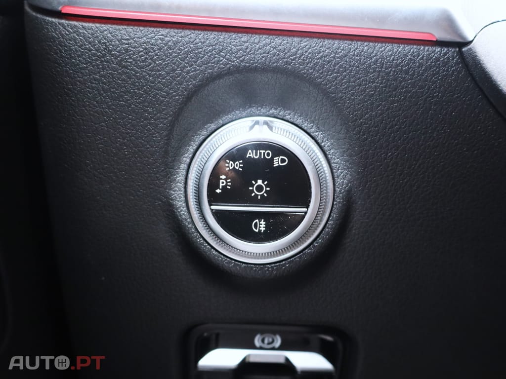 Mercedes-Benz C 300 e AMG Line
