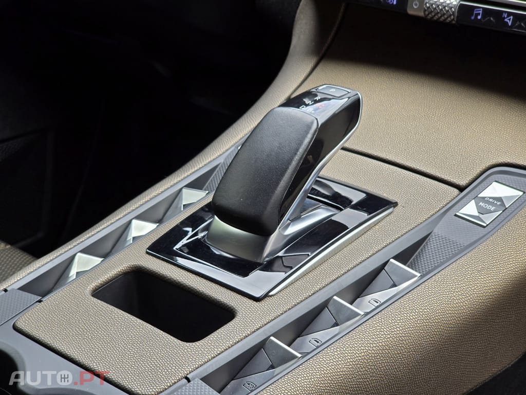 DS DS7 Crossback E-Tense Bastille+ EAT8