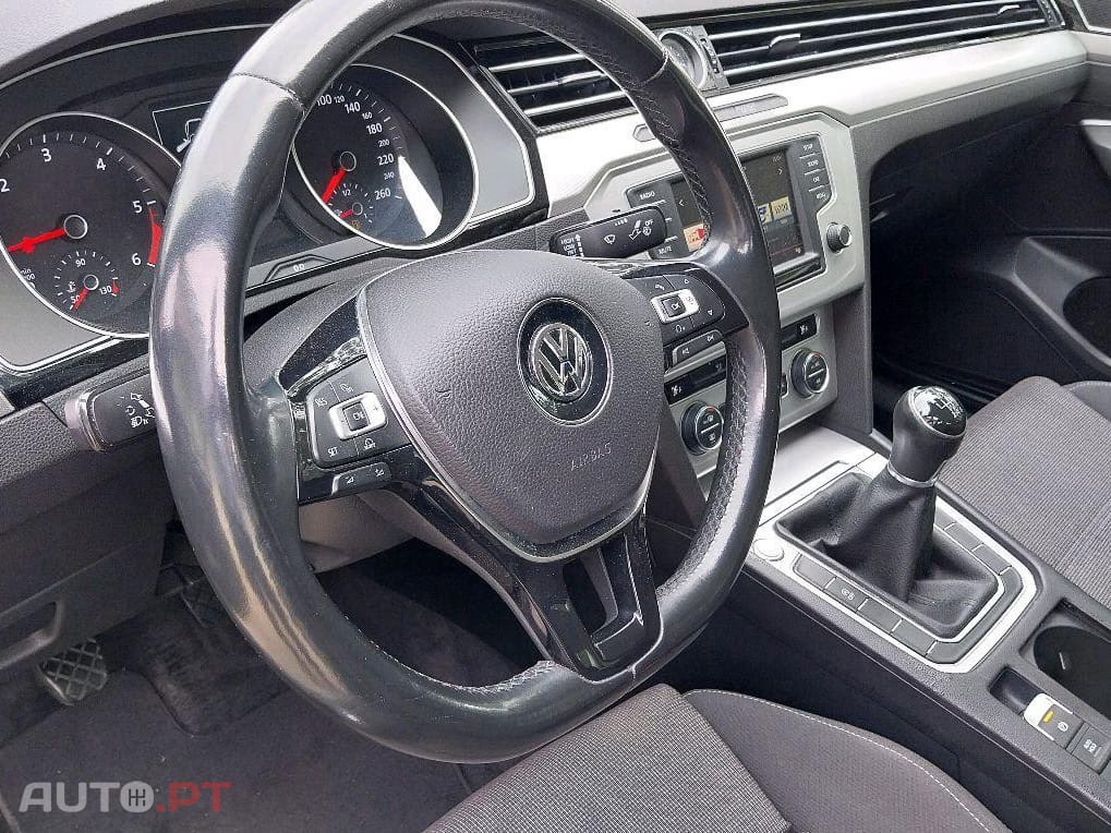 Volkswagen Passat 2.0 TDI HIGHLINE 150cv / 175€ mês
