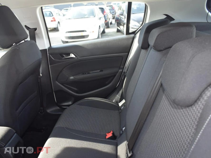Peugeot 308 1.5 BlueHDi Business Line
