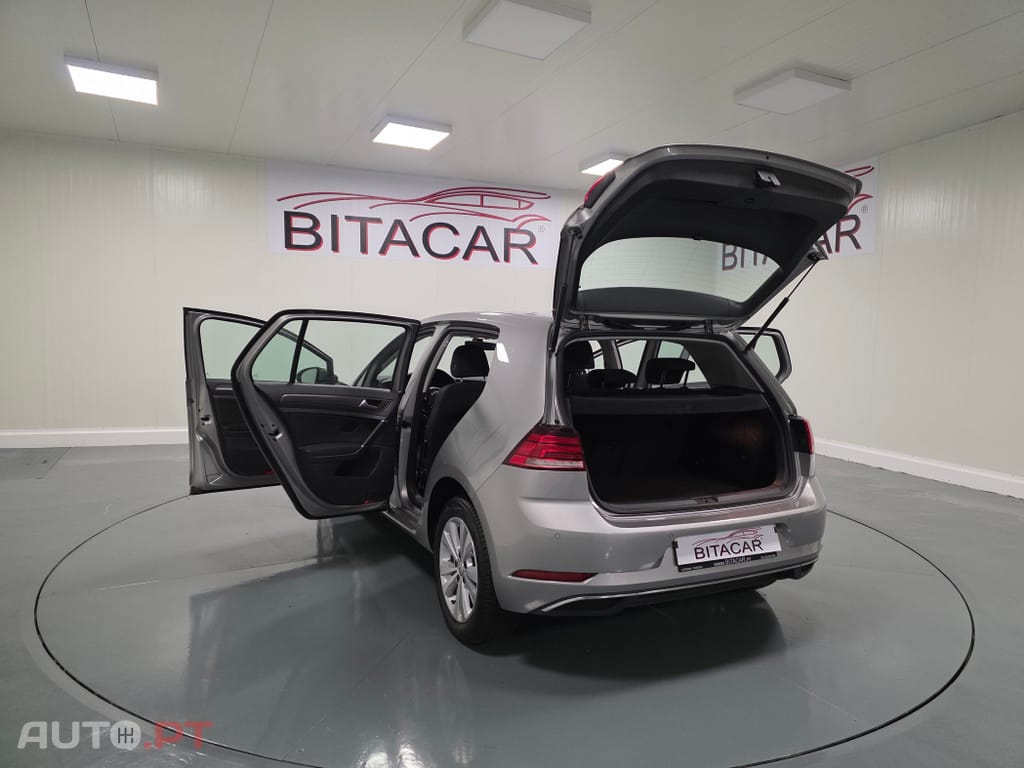 Volkswagen Golf 1.6 TDI Confortline