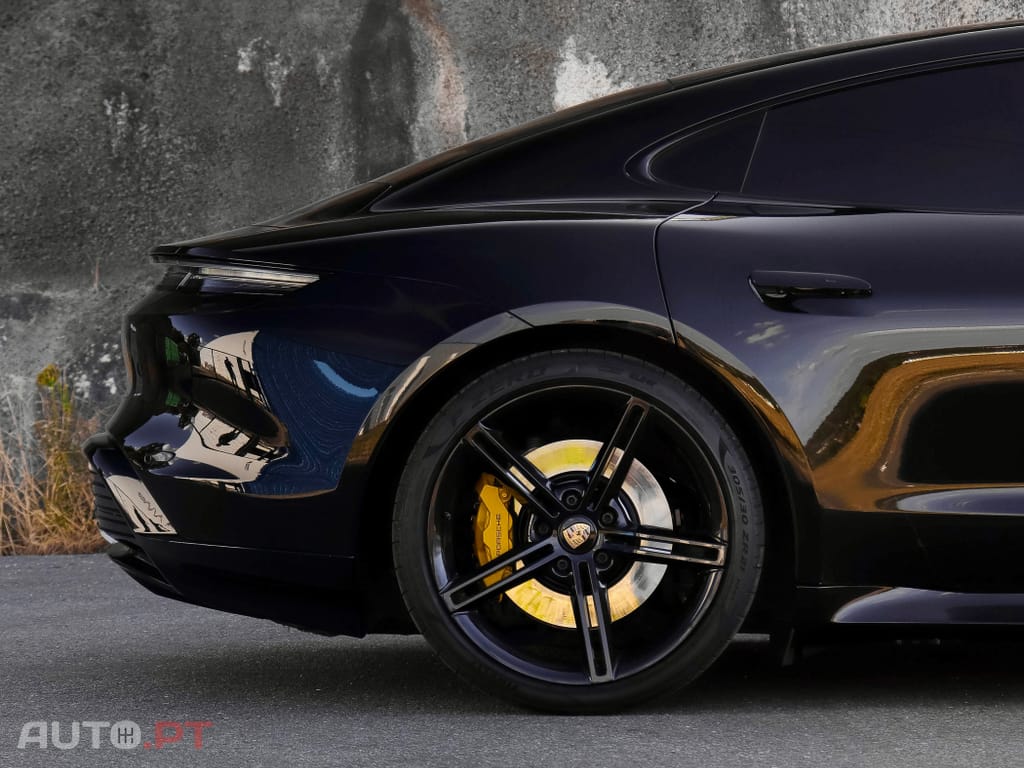 Porsche Taycan 4S bateria Performance Plus