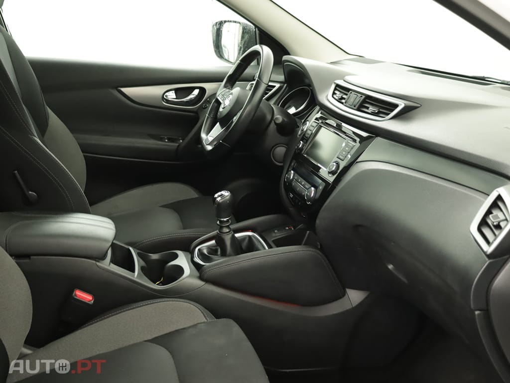 Nissan Qashqai Qashqai 1.3 DIG-T N-Connecta J18