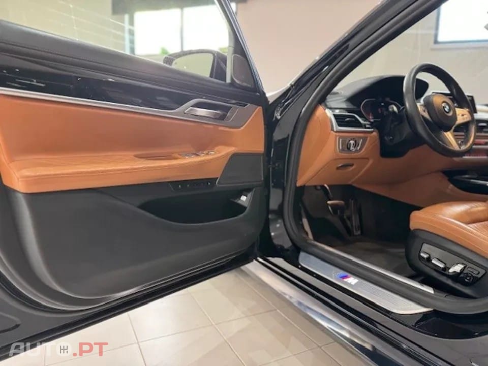 BMW 740 d xDrive Pack Desportivo M