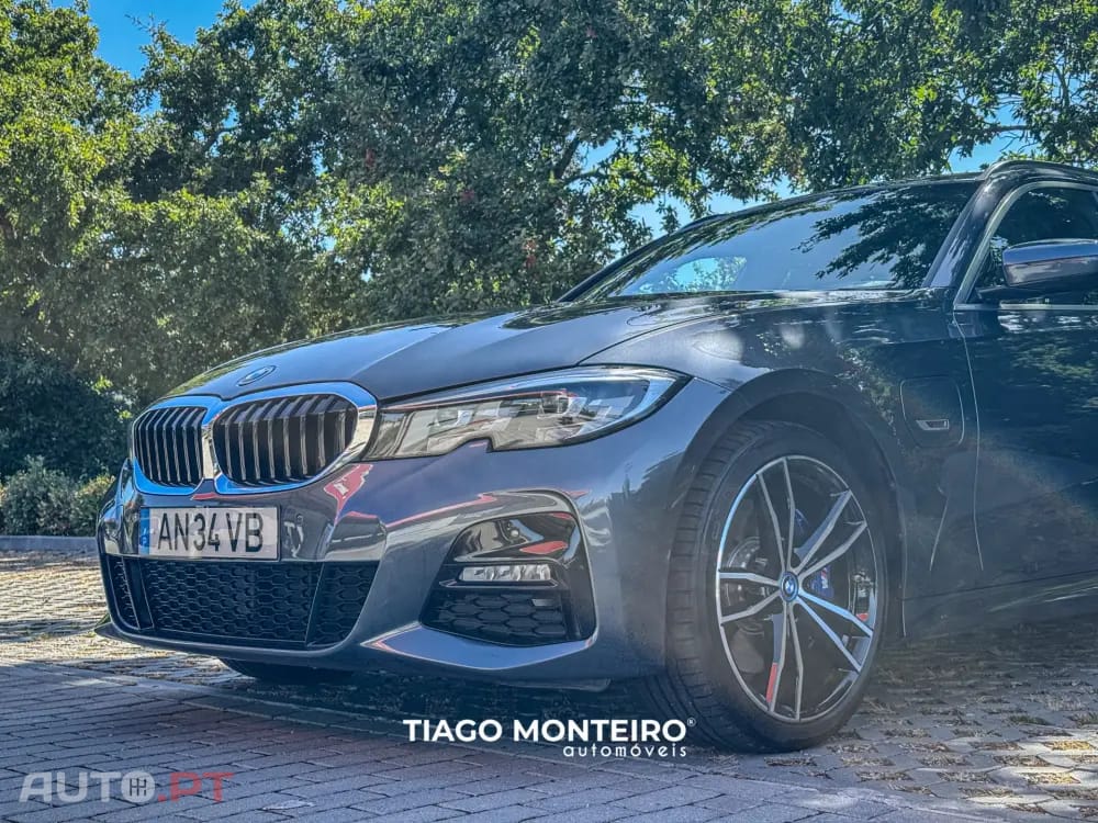 BMW 330 e Pack Desportivo M Auto