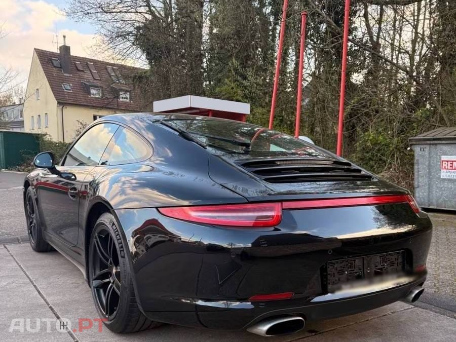 Porsche 911 Carrera 4