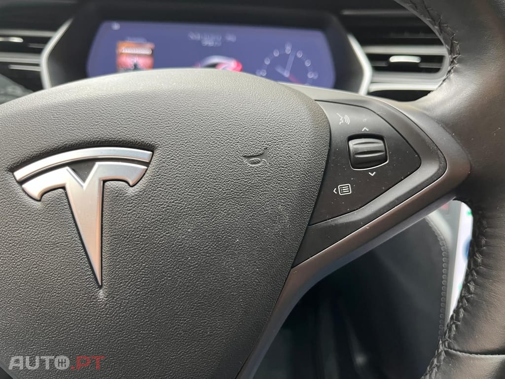 Tesla Model S 75D