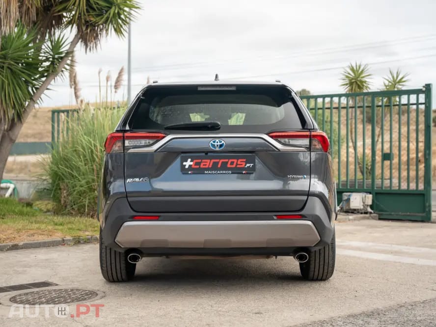 Toyota RAV4 2.5 HDF Comfort — fotografia 6