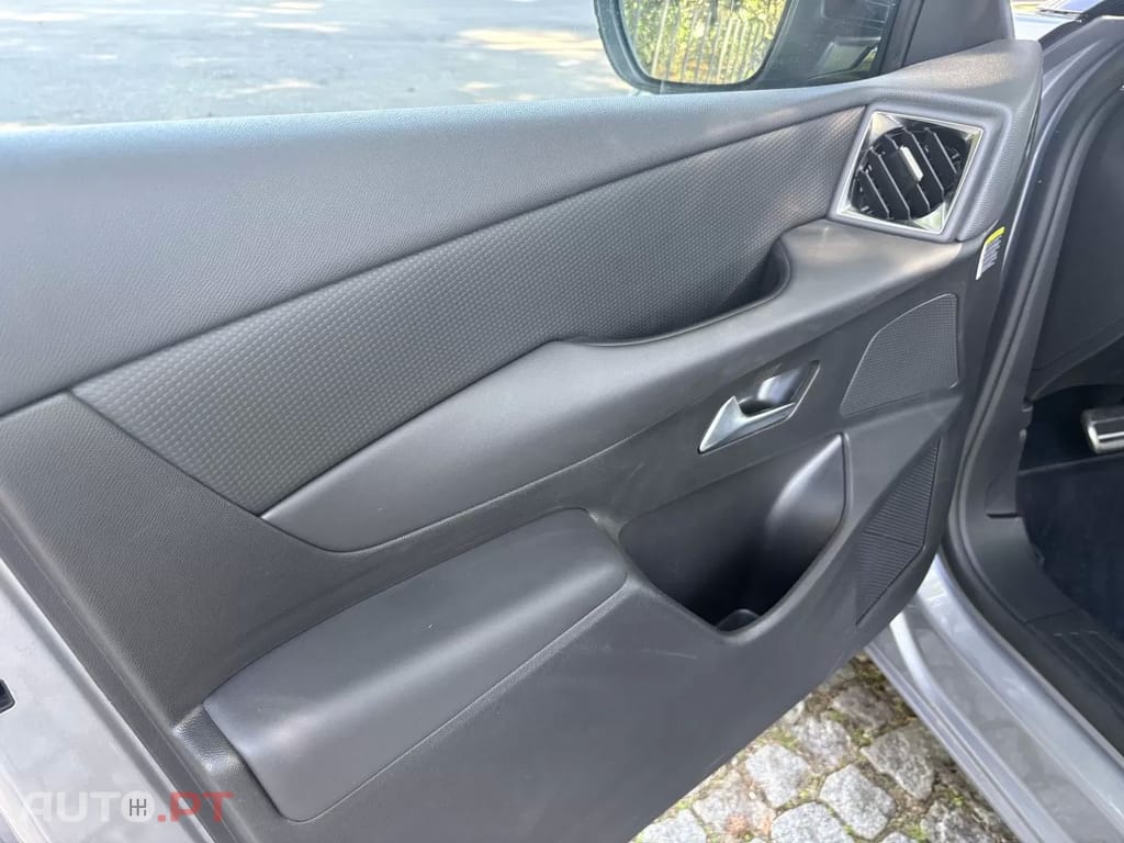 DS DS3 Crossback E-Tense Performance Line